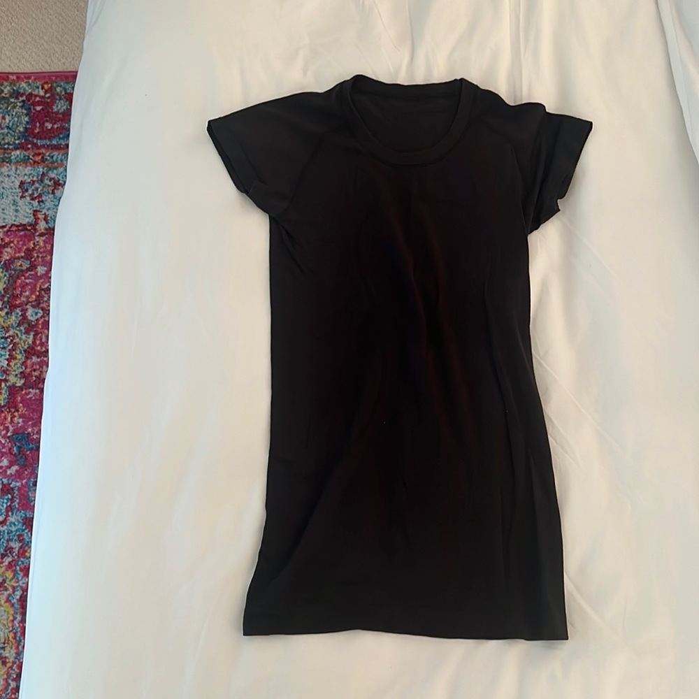 Lululemon run swiftly tech short sleeve shirt